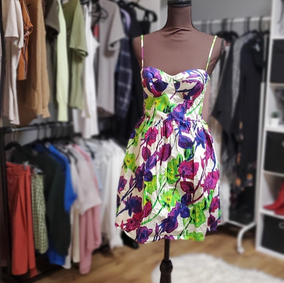 Floral dress - Picture 2 of 5